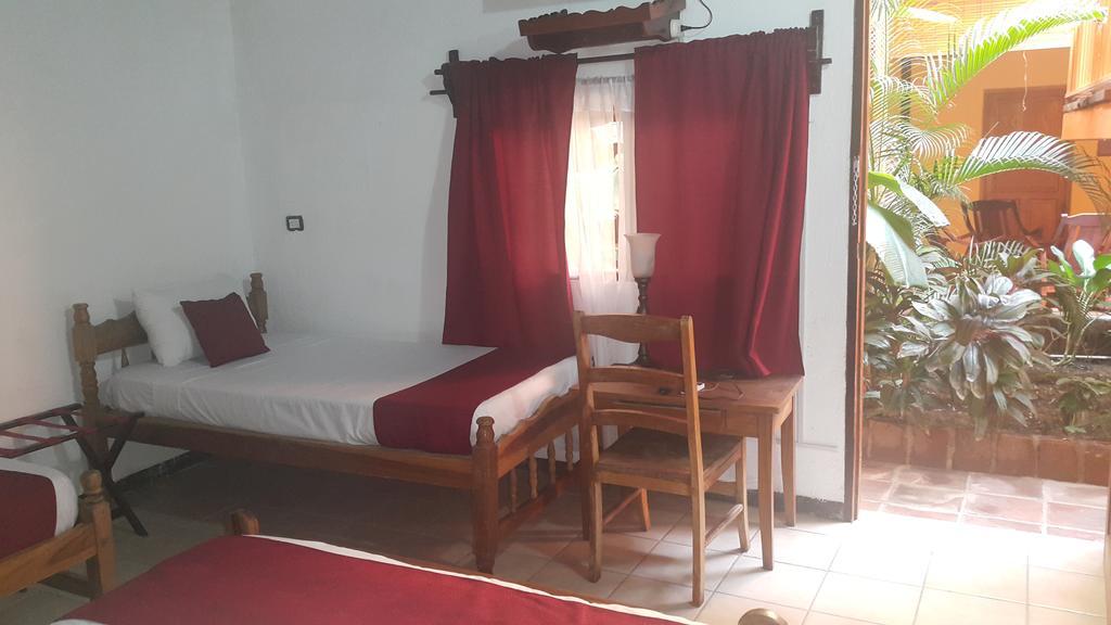 Hotel El Maltese Granada Bagian luar foto